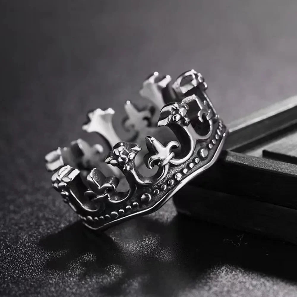 Valen Crown Ring