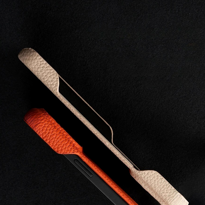 Patina Leather Iphone 17 Case